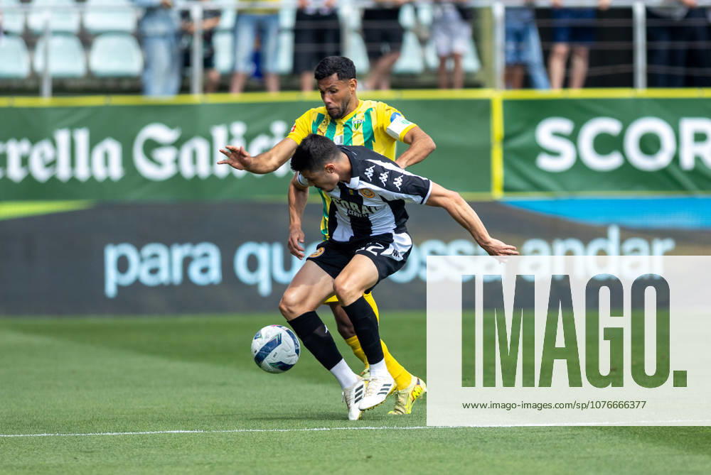 FOOTBALL - Tondela vs Nacional, round 31 of Liga Portugal, 2025 26. João Cardoso Stadium, in Tondela, Viseu, Portugal. Saturday, April 25th 2026. Bebeto (02) Tondela, Filipe Soares (22) Nacional. TONDELA VISEU PORTUGAL ESTÁDIO JOÃO CARDOSO