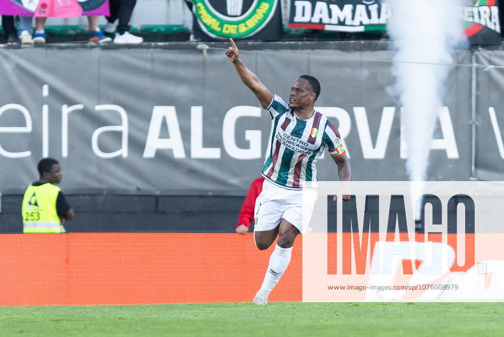Estrela da Amadora forward from Cape Verde JOVANE CABRAL (11) celebrating after scoring a goal during the game of Matchday 31 of the Liga Portugal Betclic between Estrela da Amadora and Porto at Estadio Jose Gomes Amadora Portugal - ZUMAs359 20260426_zsp_s359_030