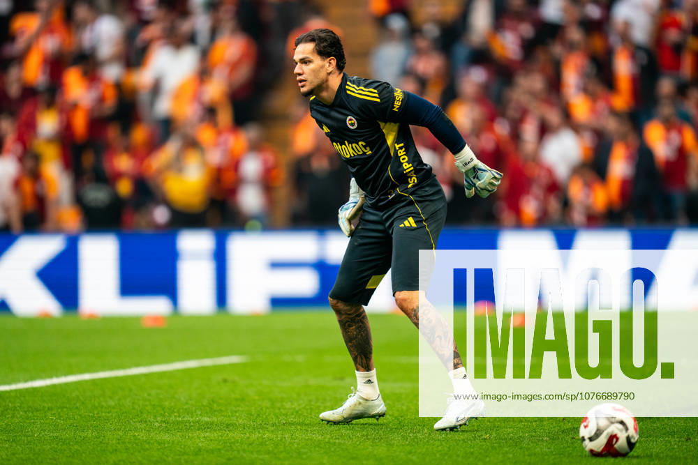Galatasaray SK v Fenerbahce SK - Trendyol Super Lig Ederson Moraes of Fenerbahce is in action during the Trendyol Super League match between Galatasaray and Fenerbahce at Rams Park in Istanbul, Turkey, on April 26, 2026. Istanbul Istanbul Turkey