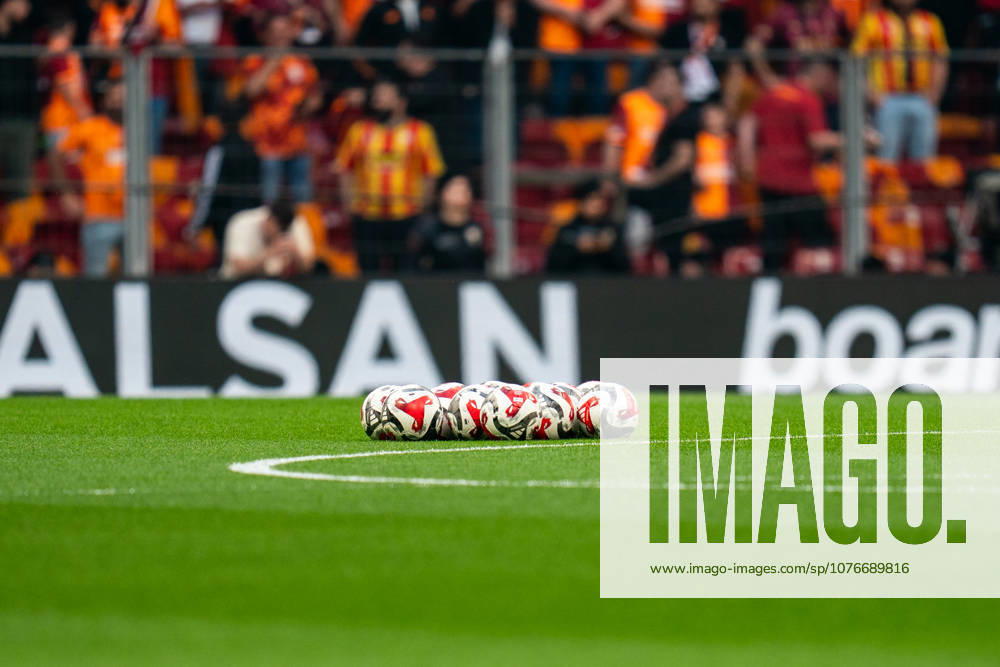 Galatasaray SK v Fenerbahce SK - Trendyol Super Lig Official match balls are present during the Trendyol Super League match between Galatasaray and Fenerbahce at Rams Park in Istanbul, Turkey, on April 26, 2026. Istanbul Istanbul Turkey