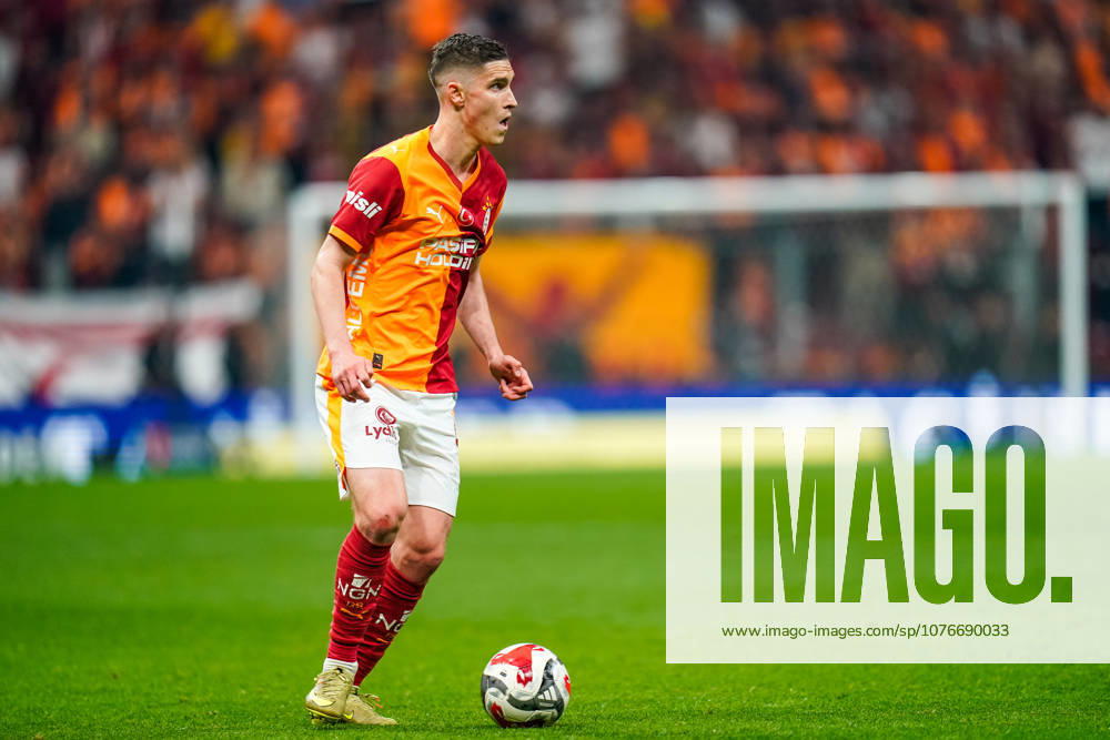 Galatasaray SK v Fenerbahce SK - Trendyol Super Lig Roland Sallai of Galatasaray SK is in action during the Trendyol Super League match between Galatasaray and Fenerbahce at Rams Park on April 26, 2026, in Istanbul, Turkey. Istanbul Istanbul Turkey