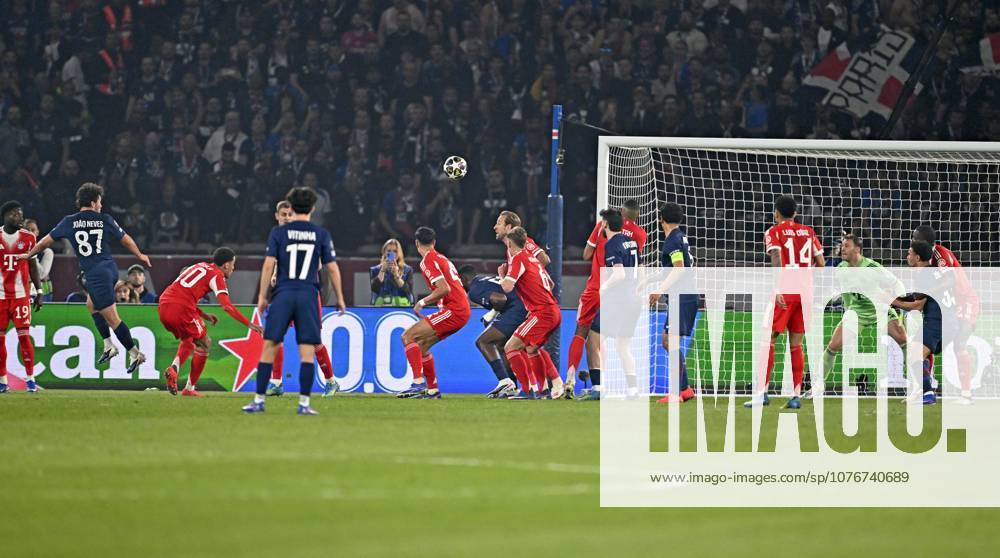 Football UEFA Championsleague 2025 2026 semi-final first leg, Paris St Germain FC Bayern Munich, at the Parc de Princes stadium in Paris France Goalkeeper Manuel Neuer FC Bayern Munich concedes the 2 1 from Joao Neves FC Paris Saint Germain DFL and DFB regulations prohibit any use of photographs as image sequences and or quasi video