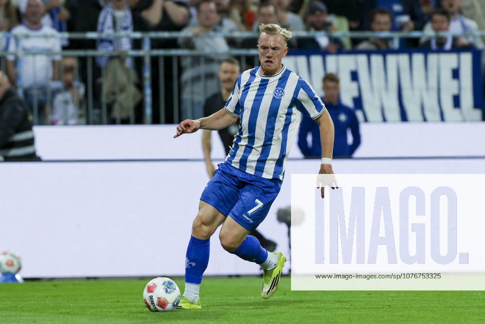Isac Lidberg SV Darmstadt 98 controls the ball, 2 Bundesliga, SV Darmstadt 98 v SV 07 Elversberg, Merck Stadion am Böllenfalltor on April 25, 2026 in Darmstadt, Germany Photo by Marco Steinbrenner DeFodi Images Isac Lidberg SV Darmstadt 98 controls the ball, 2 Bundesliga, SV Darmstadt 98 v SV 07 Elversberg, Merck Stadion am Böllenfalltor, April 25, 2026 in Darmstadt, Germany Photo by Marco Steinbrenner DeFodi Images
