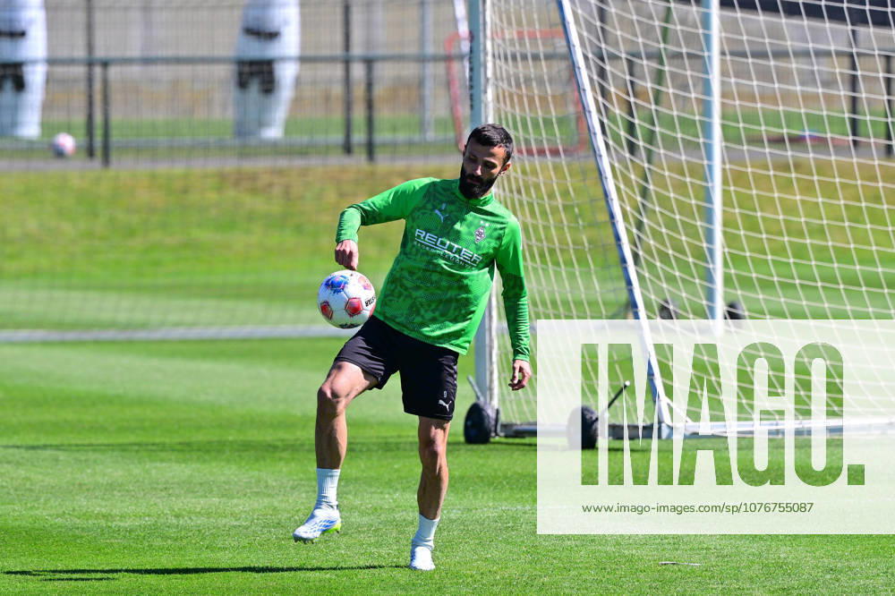Moenchengladbach Football, Men, Season 2025 2026, Training Borussia Moenchengladbach Franck Honorat Gladbach DFL regulations prohibit any use of photographs as image sequences and or quasi video Borussia Park NRW Germany