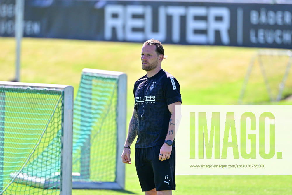 Moenchengladbach Fußball, Herren, Saison 2025 2026, Training Borussia Moenchengladbach Eugen Polanski Trainer Gladbach DFL regulations prohibit any use of photographs as image sequences and or quasi video Borussia Park NRW Germany