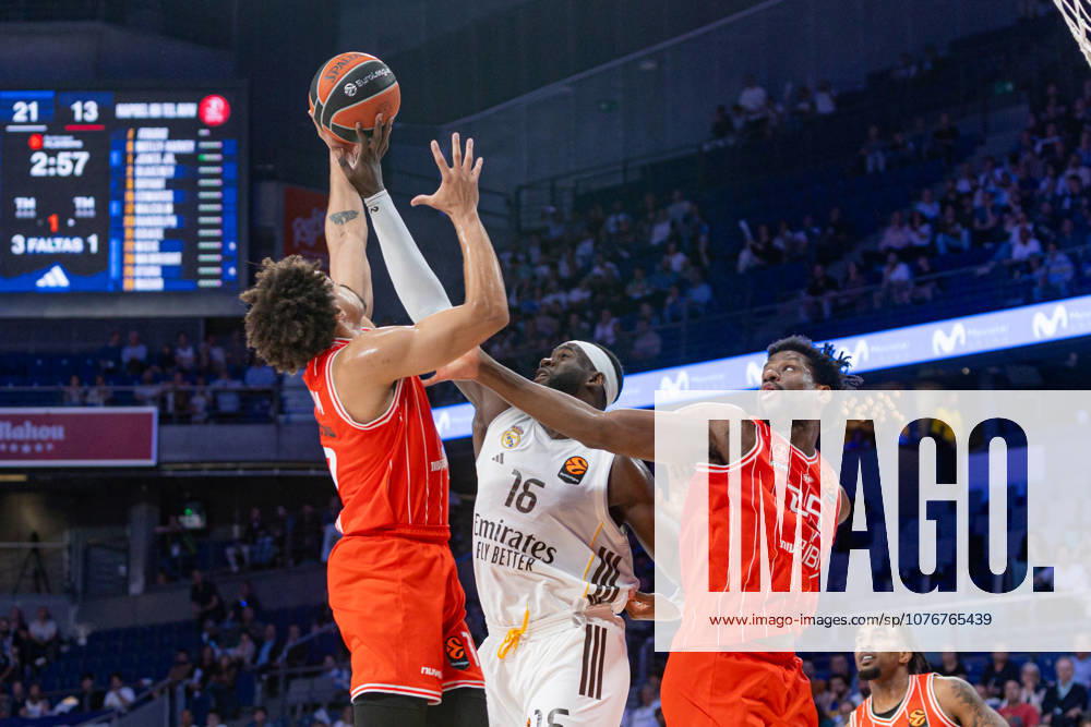 ESP Real Madrid v Hapoel IBI Tel Aviv Euroleague PlayOff Game 1 Usman Garuba of Real Madrid and Collin Malcolm fighting for the rebound during the Euroleague match, PlayOff Game 1, between Real Madrid and Hapoel IBI Tel Aviv played at Movistar Arena Stadium on April 29 2026 in Madrid Spain Spain Madrid Spain Basketball