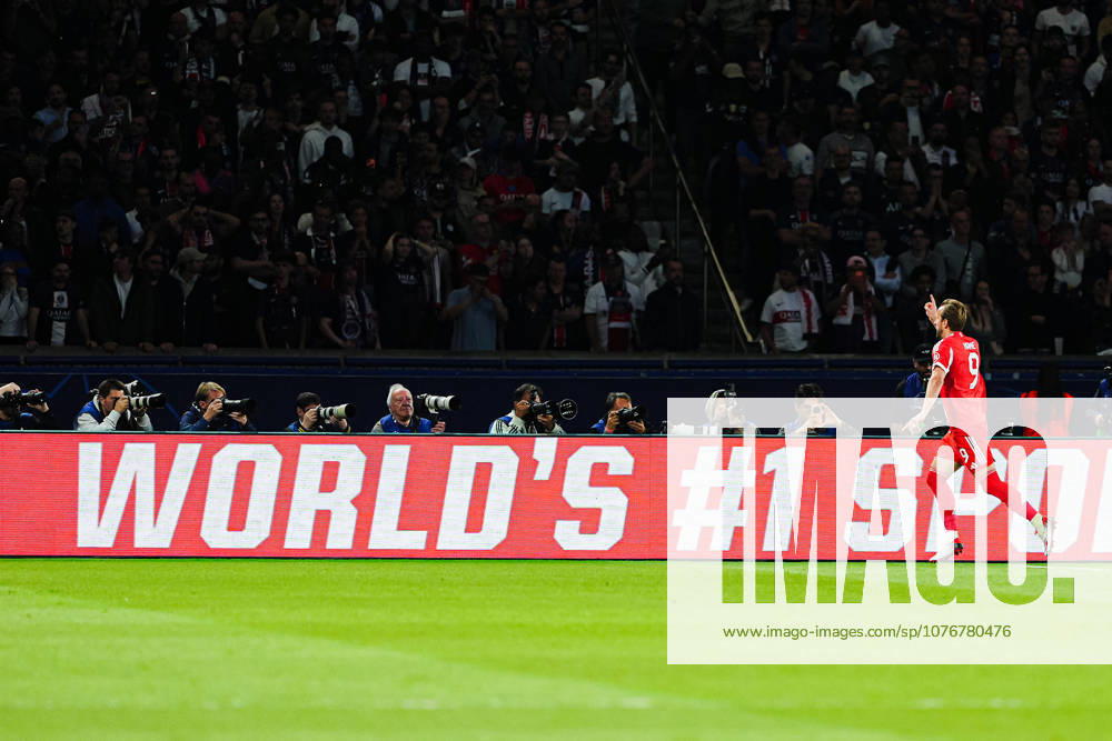 Goal celebration after scoring 0 1 from penalty kick Harry Kane FC Bayern Munich, 09 , The LED board reads World s 1 FRA, Paris St Germain vs FC Bayern Munich, Football, UEFA Champions League, Semi-final, 2025 2026 season, 28 04 2026 FRA, Paris St Germain vs FC Bayern Munich, Football, UEFA Champions League, Semi-final, 2025 2026 season, 28 04 2026 Paris