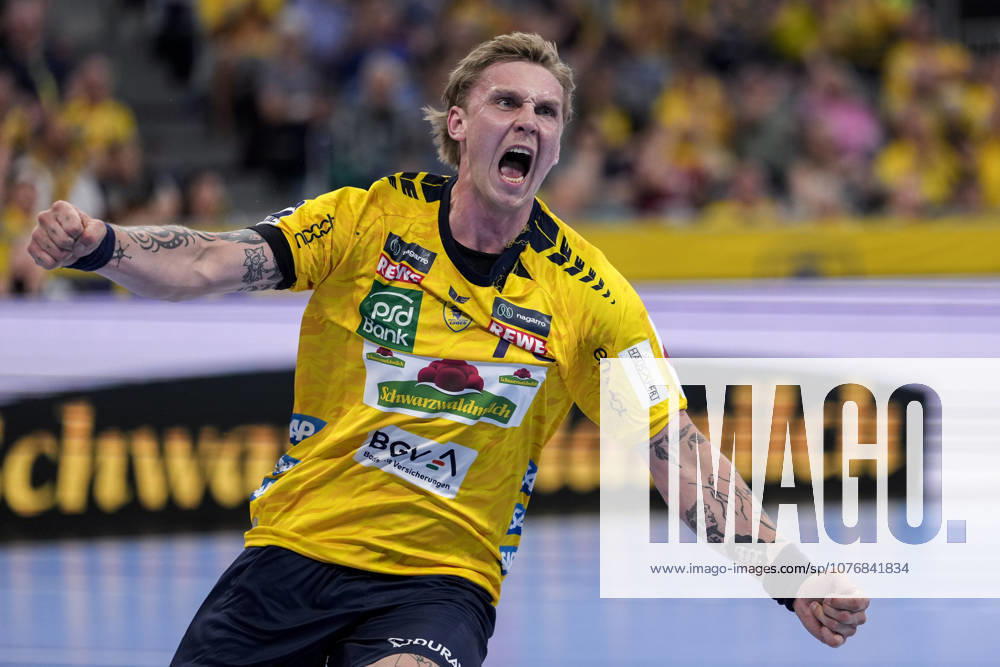 Edwin Aspenbäck RNL, 78 , player of Rhein Neckar Löwen, celebrates a goal, cheering, jubilation, goal celebration, celebrate the goal, goal, celebration, cheers about the goal, rejoicing, joy, rejoices, optimistic, positive, game scene, highlight, single picture, single photo, action, action, 01 05 2026, Mannheim Germany , Handball, Bundesliga, Rhein Neckar Löwen MT Melsungen