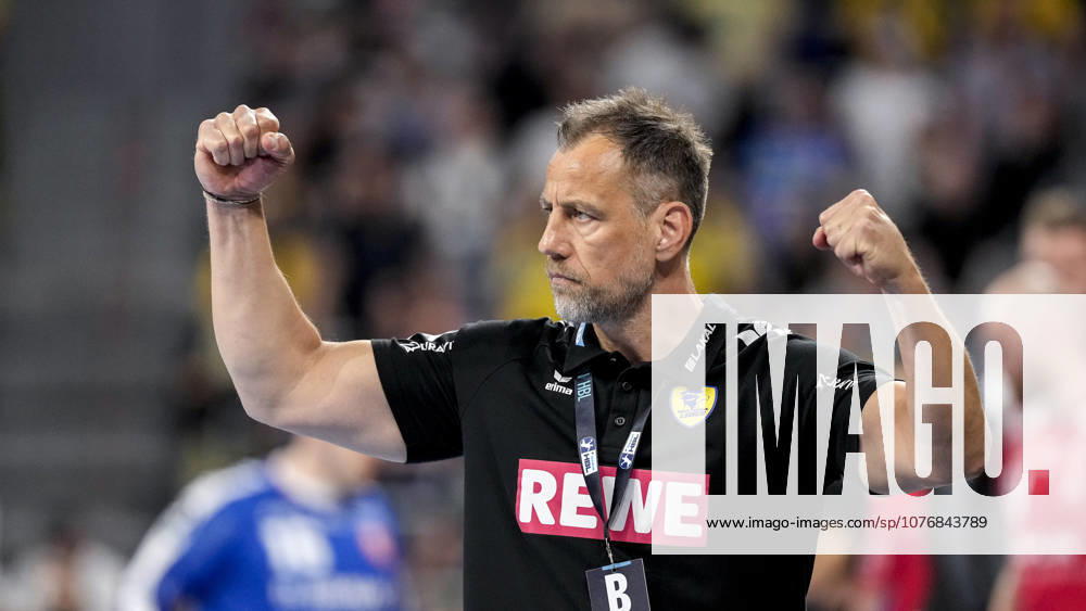 Maik Machulla coach, head coach, RNL , single picture, single photo, action, action, cheer, cheers, celebration, joy, rejoice, rejoicing, confident, optimistic, positive, game scene, 01 05 2026, Mannheim Germany , Handball, Bundesliga, Rhein Neckar Löwen MT Melsungen