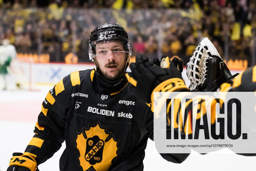 Skellefteas Oliver Okuliar cheers after 4 2 during the final five in SHL between Skelleftea and Rögle on May 2, 2026 in Skelleftea