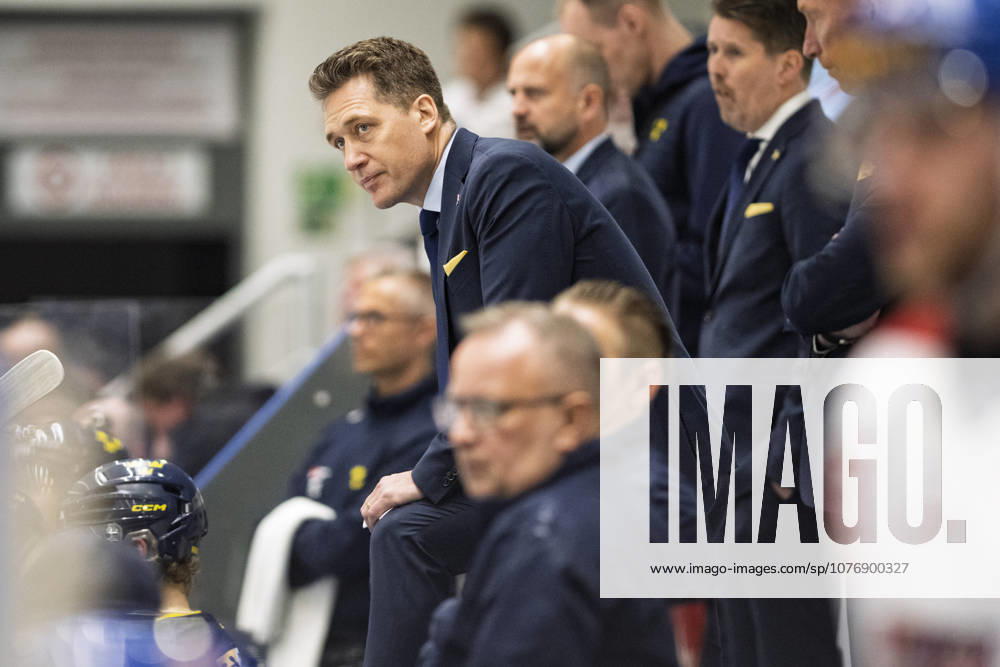 Czech Hockey Games, part of Euro Hockey tour series match Czech Republic vs. Sweden in Ceske Budejovice, May 2, 2026. Coach of Sweden Sam Hallam. (CTKxPhoto VaclavxPancer) CTKPhotoP2026050204733 CTKPhotoP2026050204733