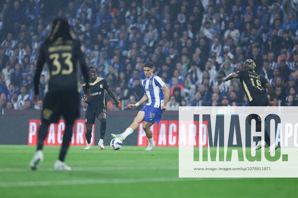 Porto, PORTUGAL - May 02: Gabri Veiga of Fc Porto in action during of the Liga Portugal Betclic match between Fc Porto x Alverca at Estadio Dragao on May 02, 2026 in Porto, Portugal. Porto Portugal - ZUMAe141 20260502_zsp_e141_021