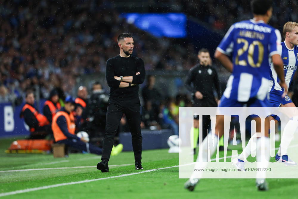 Porto, PORTUGAL - May 02: Francesco Farioli Coach of Fc Porto in action during of the Liga Portugal Betclic match between Fc Porto x Alverca at Estadio Dragao on May 02, 2026 in Porto, Portugal. Porto Portugal - ZUMAe141 20260502_zsp_e141_064