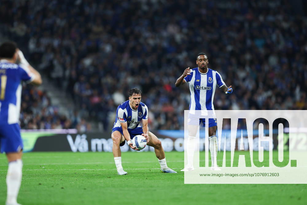Porto, PORTUGAL - May 02: Gabri Veiga of Fc Porto in action during of the Liga Portugal Betclic match between Fc Porto x Alverca at Estadio Dragao on May 02, 2026 in Porto, Portugal. Porto Portugal - ZUMAe141 20260502_zsp_e141_063