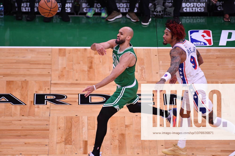 Boston Celtics v Philadelphia 76ers - NBA, Basketball Herren, USA Playoffs BOSTON, UNITED STATES - MAY 02: Derrick White (9) of Boston Celtics throws a pass during a match between the Boston Celtics face the Philadelphia 76ers in Game Seven of their first-round playoff series at TD Garden in Boston, Massachusetts, on May 02, 2026. Joseph Prezioso Anadolu Massachusetts United States. Editorial use only. Please get in touch for any other usage.