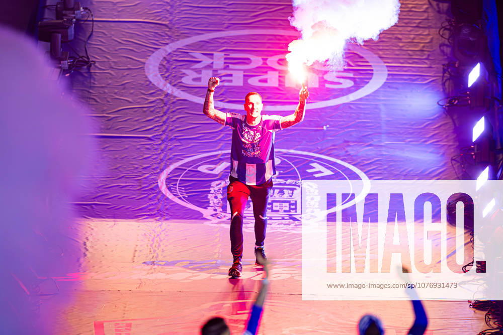 Porto, PORTUGAL - May 02: Joao Costa of Fc Porto as they celebrate their championship after the Primeira Liga match between FC Porto and FC Alverca at Estadio do Dragao on May 02, 2026 in Porto, Portugal. Porto Portugal - ZUMAe141 20260503_zsp_e141_103