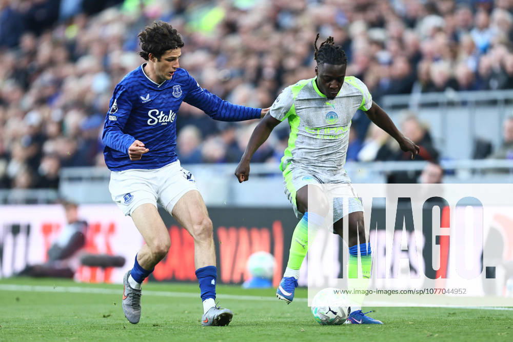 Merlin Rohl of Everton and Jeremy Doku of Manchester City Everton v Manchester City, Premier League, Football, Hill Dickinson Stadium, Liverpool , UK - 04 May 2026Liverpool Hill Dickinson Stadium United Kingdom