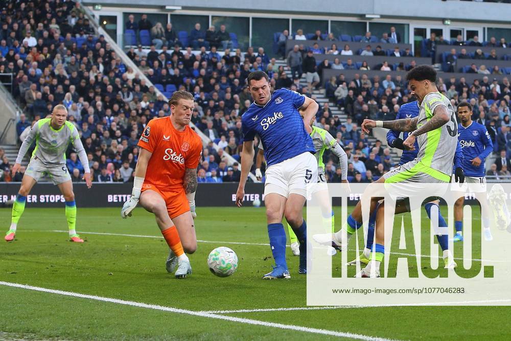 Nico O Reilly of Manchester City sees a shot saved by Jordan Pickford of Everton Everton v Manchester City, Premier League, Football, Hill Dickinson Stadium, Liverpool , UK - 04 May 2026Liverpool Hill Dickinson Stadium United Kingdom