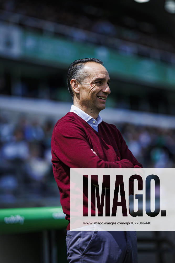 Real Racing Club de Santander vs SD Huesca - LaLiga Hypermotion - 03 05 2026 Jose Luis Oltra head coach of SD Huesca during the LaLiga Hypermotion match between Real Racing Club de Santander and SD Huesca at Estadio El Sardinero on May 03, 2026 in Santander, Spain. Santander Spain