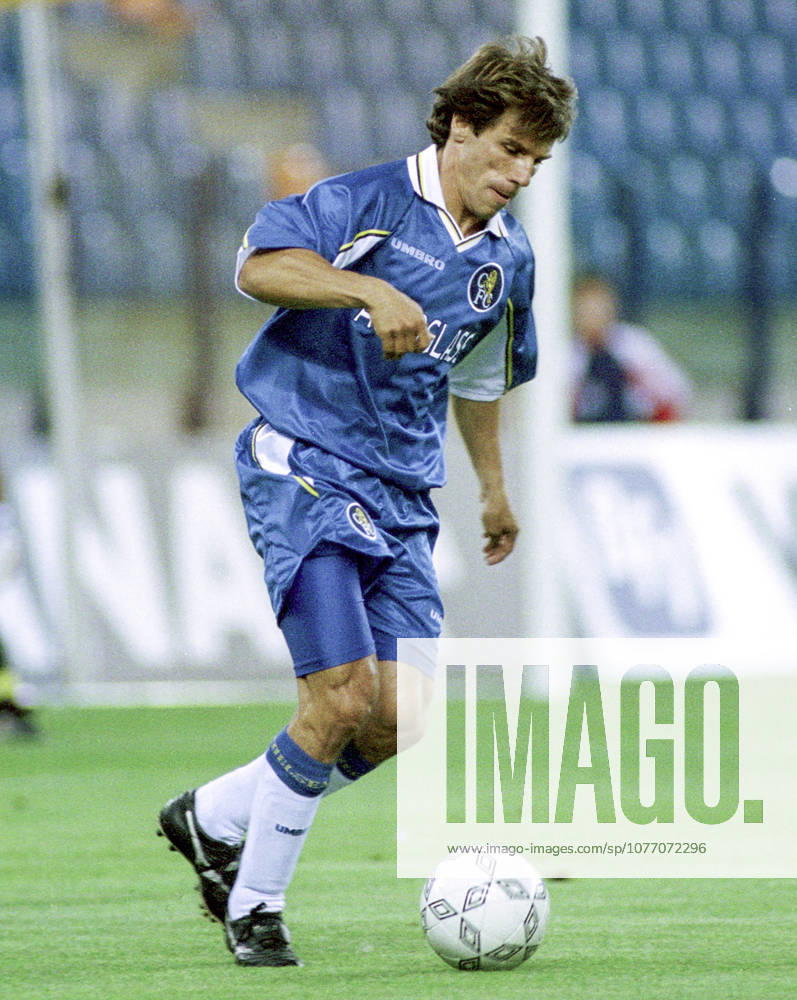 Gelredome Stadium, Arnhem, Netherlands, 4 8 1998, Gelderland Tournament semi final, Atletico Madrid vs Chelsea 4 0 Gianfranco ZOLA Chelsea