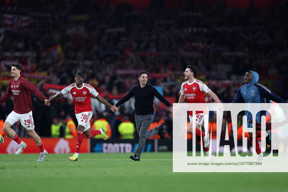 London, England, 5th May 2026. Mikel Arteta manager of Arsenal celebrates with Kai Havertz (L), Noni Madueke (2nd L), Declan Rice (2nd R) and Eberechi Eze of Arsenal after the Arsenal vs Atletico Madrid UEFA Champions League match at the Emirates Stadium, London. Picture credit should read: David Klein Sportimage . SPI_144_DK_Arsenal_Athletico_Madrid SPI-4781-0144