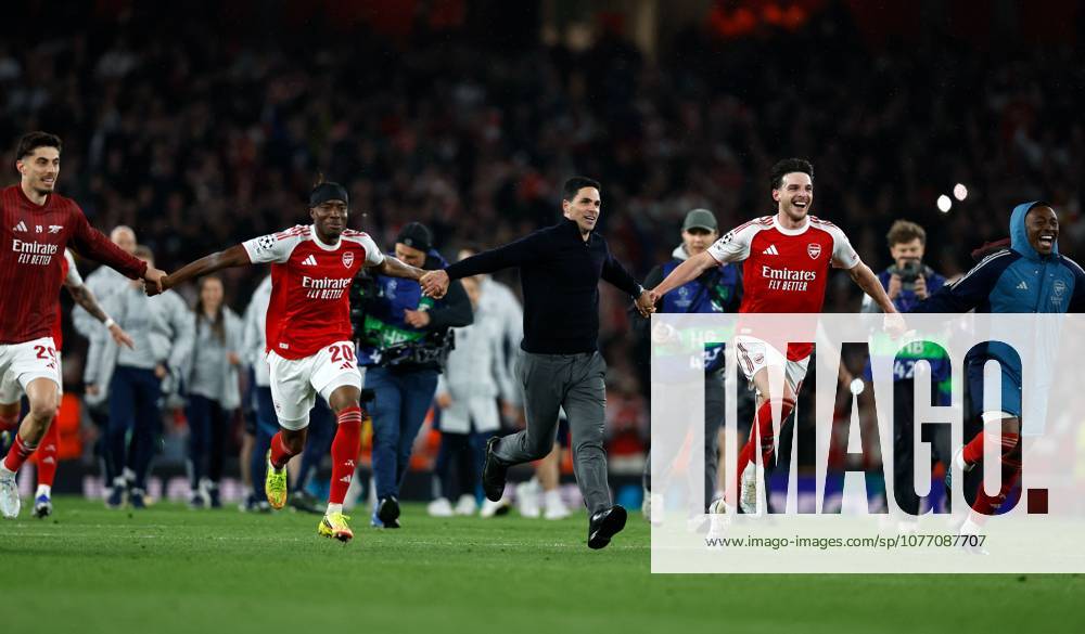 Mikel Arteta the Arsenal manager celebrates victory his players Noni Madueke, Declan Rice, Bukayo Saka and Kai Havertz Arsenal v Atletico Madrid, Football, UEFA Champions League, Semi-Final 2nd Leg, Emirates Stadium, Islington, London, UK