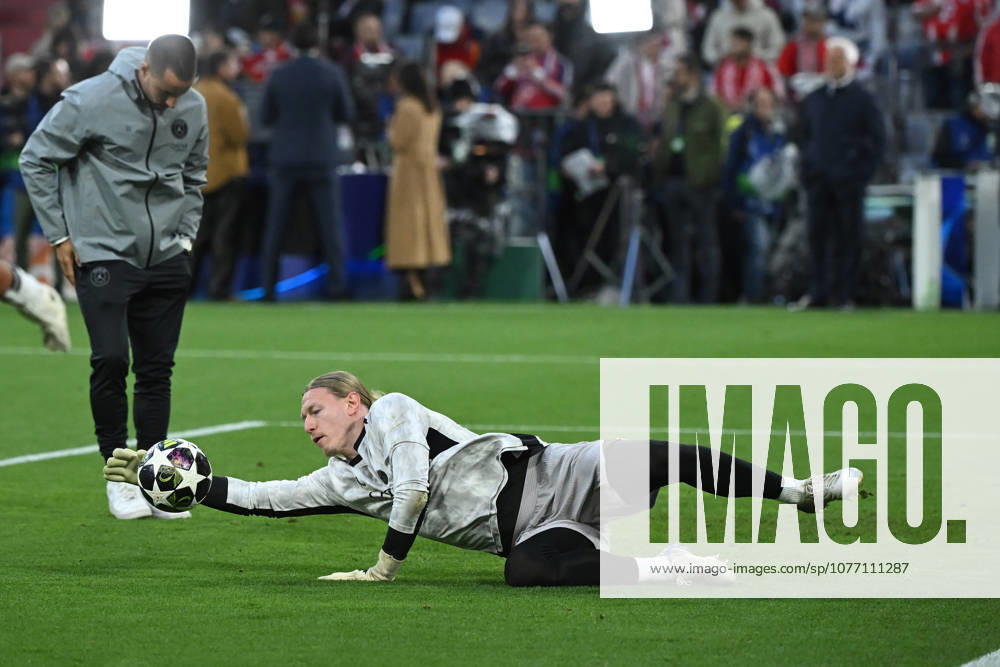 Football UEFA Champions League 1 2 Final, FC Bayern Muenchen Paris St Germain v l Warmup warm up Warm up before the match Matvey Safonov Paris St Germain Muenchen