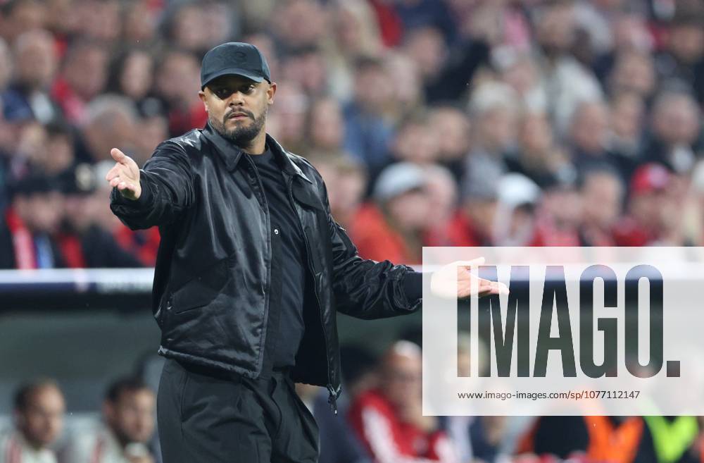 GER, CL semi-final FC Bayern Muenchen GER vs Paris Saint Germain FRA 06 05 2026, Allianz Arena, Munich, GER, CL semi-final FC Bayern Muenchen GER vs Paris Saint Germain FRA , picture shows coaching zone side line coaching area technical zone coach Vincent Kompany FC Bayern Muenchen is perplexed nordphotoxGmbHx xSchneider nph00003