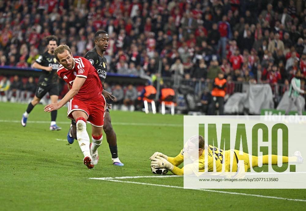 Football UEFA Championsleague 2025 2026 semi-final second leg, FC Bayern Munich Paris St Germain, at Allianz Arena Munich, Harry Kane FC Bayern Munich vs. goalkeeper Matvey Safonov FC Paris Saint Germain DFL and DFB regulations prohibit any use of photographs as image sequences and or quasi video
