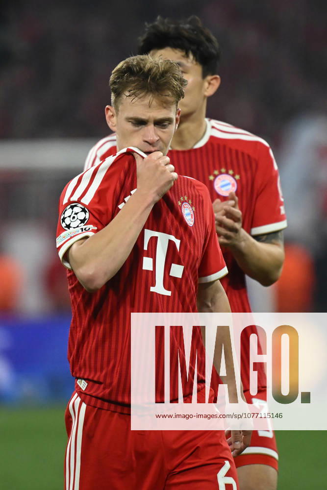 Football UEFA Champions League 1 2 Final, FC Bayern Muenchen Paris St Germain v l Joshua Kimmich FC Bayern Muenchen Disappointed, sad, frustrated, helpless, Muenchen