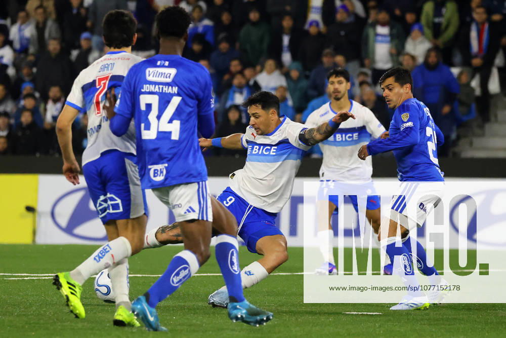 Futbol, Universidad Catolica vs Cruzeiro Fase de grupos, Copa Libertadores 2026. El jugador de Universidad Catolica Fernando Zampedri es fotografiado durante el partido de copa libertadores por el grupo D contra Cruzeiro disputado en el estadio Claro Arena en Santiago, Chile. 06 05 2026 Jonnathan Oyarzun Photosport Football, Universidad Catolica vs Cruzeiro Group stage, Copa Libertadores 2026. Universidad Catolicas player Fernando Zampedri is pictured during the copa libertadores match for group D against Cruzeiro at the Claro Arena stadium in Santiago, Chile. 06 05 2026 Jonnathan Oyarzun Photosport Universidad Catolica vs Cruzeiro, Copa Libertadores 2026