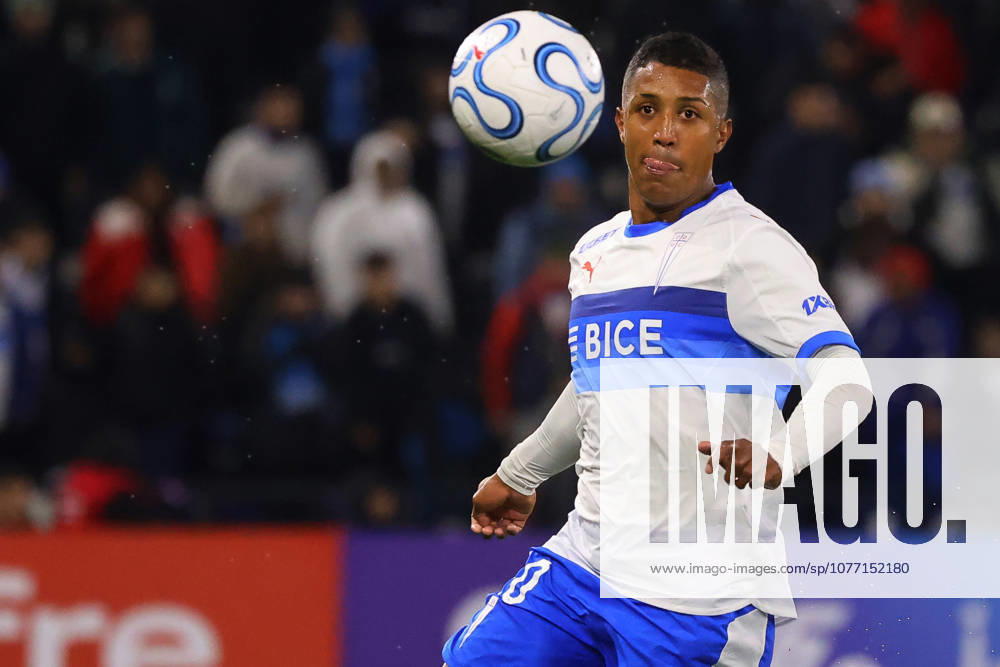 Futbol, Universidad Catolica vs Cruzeiro Fase de grupos, Copa Libertadores 2026. El jugador de Universidad Catolica Jhojan Valencia es fotografiado durante el partido de copa libertadores por el grupo D contra Cruzeiro disputado en el estadio Claro Arena en Santiago, Chile. 06 05 2026 Jonnathan Oyarzun Photosport Football, Universidad Catolica vs Cruzeiro Group stage, Copa Libertadores 2026. Universidad Catolicas player Jhojan Valencia is pictured during the copa libertadores match for group D against Cruzeiro at the Claro Arena stadium in Santiago, Chile. 06 05 2026 Jonnathan Oyarzun Photosport Universidad Catolica vs Cruzeiro, Copa Libertadores 2026