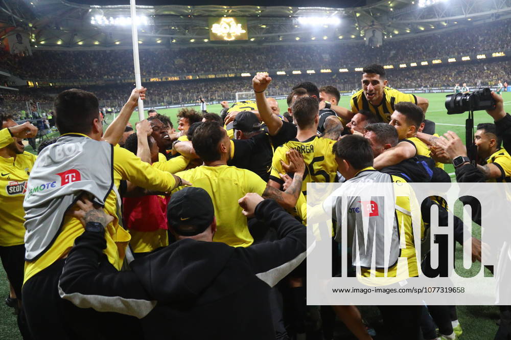SuperLeague Greece Playoffs AEK FC vs Panathinaikos - Players of AEK FC celebrate the winning of the Championship right after the SuperLeague Play-Offs soccer match between AEK FC vs Panathinaikos that they won by 1-0 in Athens, Greece, 10 May 2026. IMAGO ONE INCH PRODUCTIONS PIRAEUS Greece
