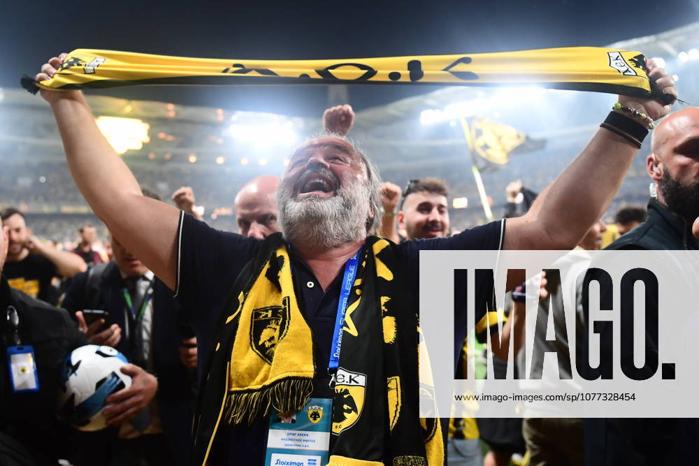 SuperLeague Greece Playoffs AEK FC vs Panathinaikos - Players of AEK FC celebrate the winning of the Championship right after the SuperLeague Play-Offs soccer match between AEK FC vs Panathinaikos that they won by 1-0 in Athens, Greece, 10 May 2026. IMAGO ONE INCH PRODUCTIONS PIRAEUS Greece