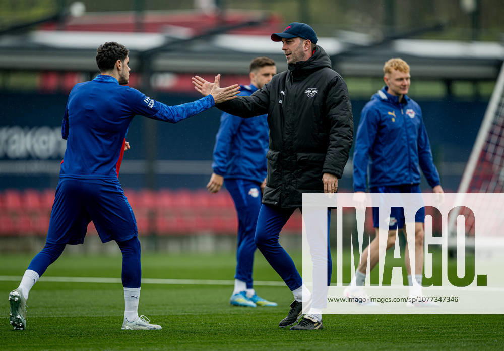 Leipzigs Kosta Nedeljkovic and head coach Coach Ole Werner at the RB Leipzig training session on April 14, 2026 Red Bull Academy, Leipzig Training RB Leipzig