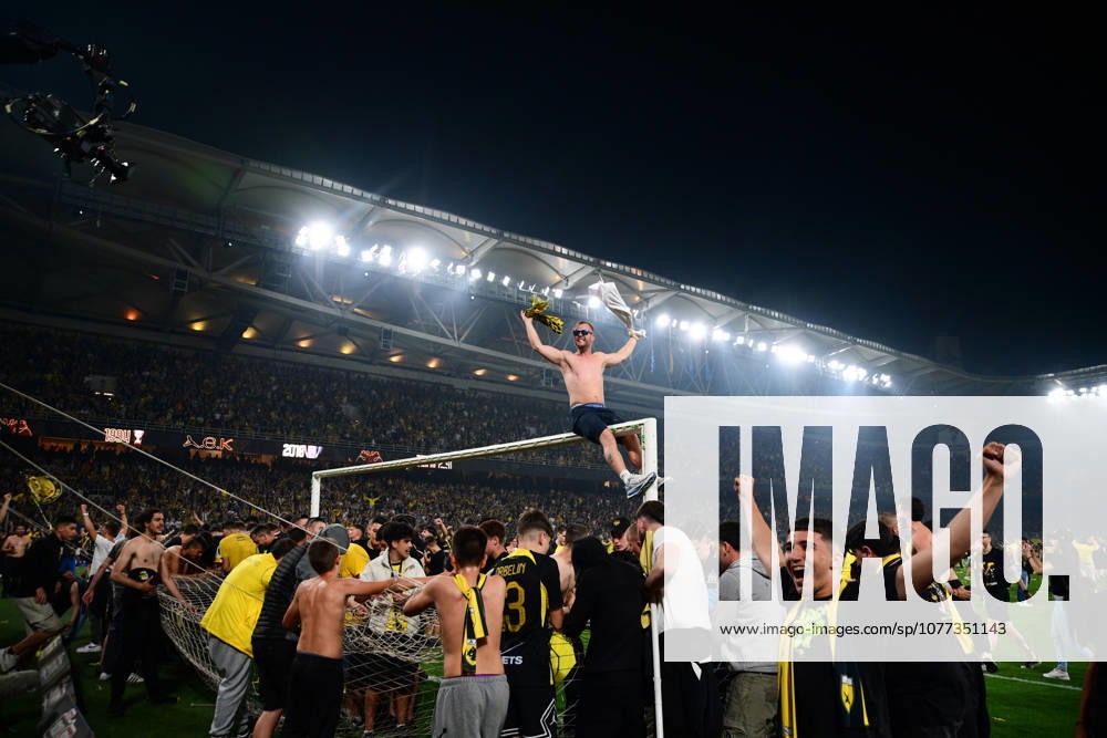 SuperLeague Greece Playoffs AEK FC vs Panathinaikos - Players of AEK FC celebrate the winning of the Championship right after the SuperLeague Play-Offs soccer match between AEK FC vs Panathinaikos that they won by 1-0 in Athens, Greece, 10 May 2026. IMAGO ONE INCH PRODUCTIONS PIRAEUS Greece