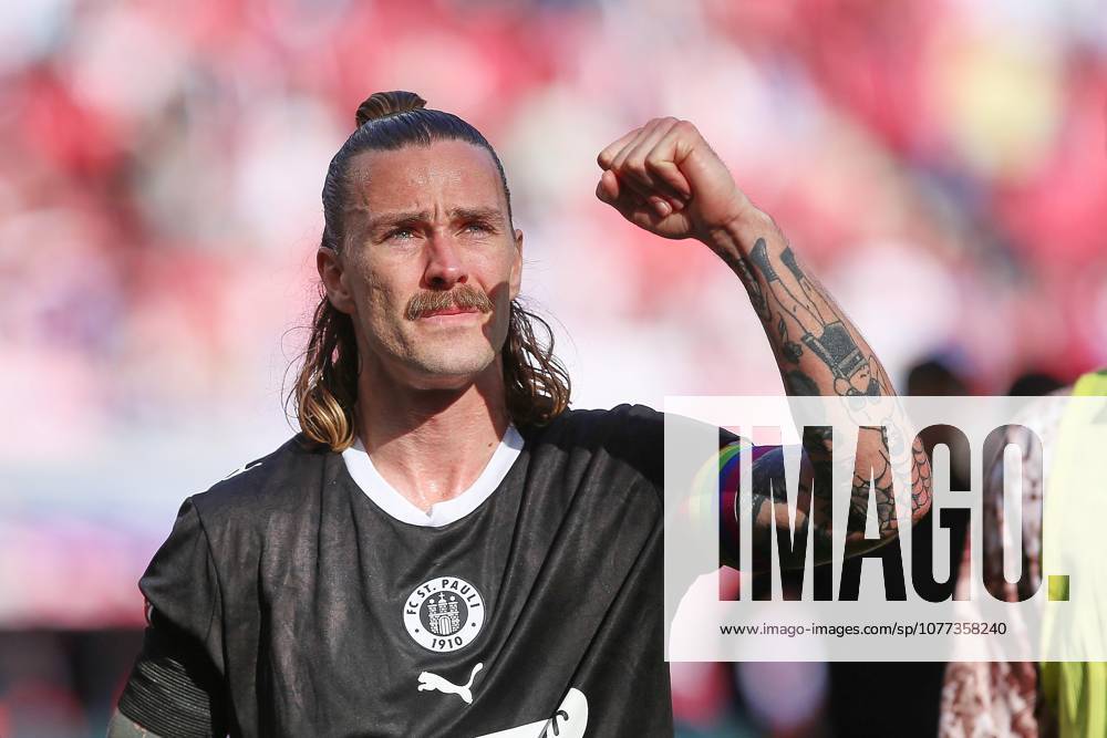 Red Bull Arena 33 Matchday, Season 2025 26, 1 Soccer Bundesliga RB Leipzig FC St Pauli Jackson Irvine 7, FC St Pauli