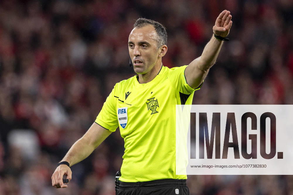 Referee João Pinheiro gestures during the Liga Portugal Betclic match between SL Benfica vs SC Braga at Estadio do SL Benfica on May 11th,2026 (Photo by Joao Bravo Sports Press Photo)