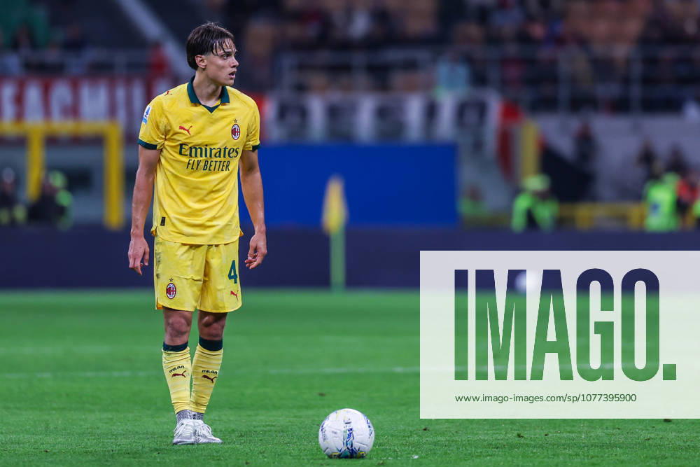 AC Milan vs Atalanta BC, Serie A football, Milano, Italy Samuel Ricci of AC Milan seen in action during Serie A 2025 26 football match between AC Milan and Atalanta BC at San Siro Stadium in Milan, Italy Italy, Milan, Milan, San Siro Stadium