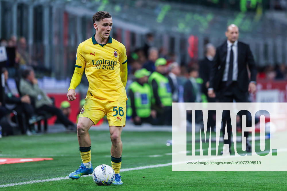 AC Milan vs Atalanta BC, Serie A football, Milano, Italy Alexis Saelemaekers of AC Milan seen in action during Serie A 2025 26 football match between AC Milan and Atalanta BC at San Siro Stadium in Milan, Italy Italy, Milan, Milan, San Siro Stadium