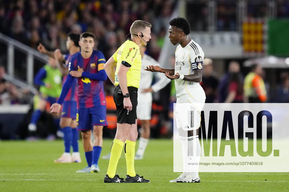 FC Barcelona, Barca v Real Madrid CF - LaLiga EA Sports Vinicius Junior left winger of Real Madrid and Brazil and Alejandro Jose Hernandez Hernandez referee talk during the LaLiga EA Sports match between FC Barcelona and Real Madrid CF at Spotify Camp Nou on May 10, 2026 in Barcelona, Spain. Barcelona Spain