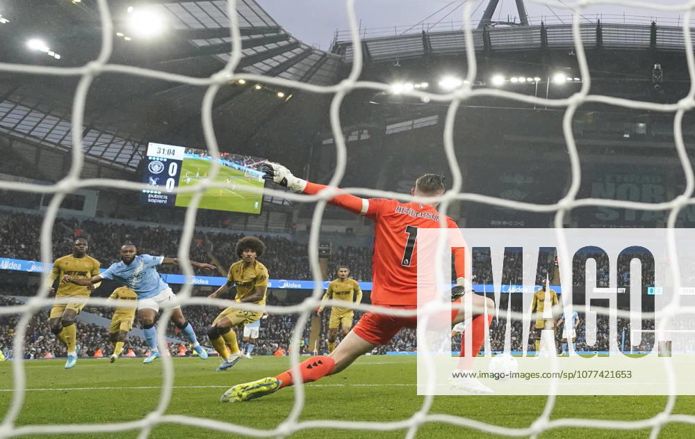Manchester, England, 13th May 2026. Antoine Semenyo of Manchester City scores the first goal past Dean Henderson of Crystal Palace during the Manchester City vs Crystal Palace Premier League match at the Etihad Stadium, Manchester. Picture credit should read: Andrew Yates Sportimage . SPI_044_AY_Man_City_Palace SPI-4799-0044