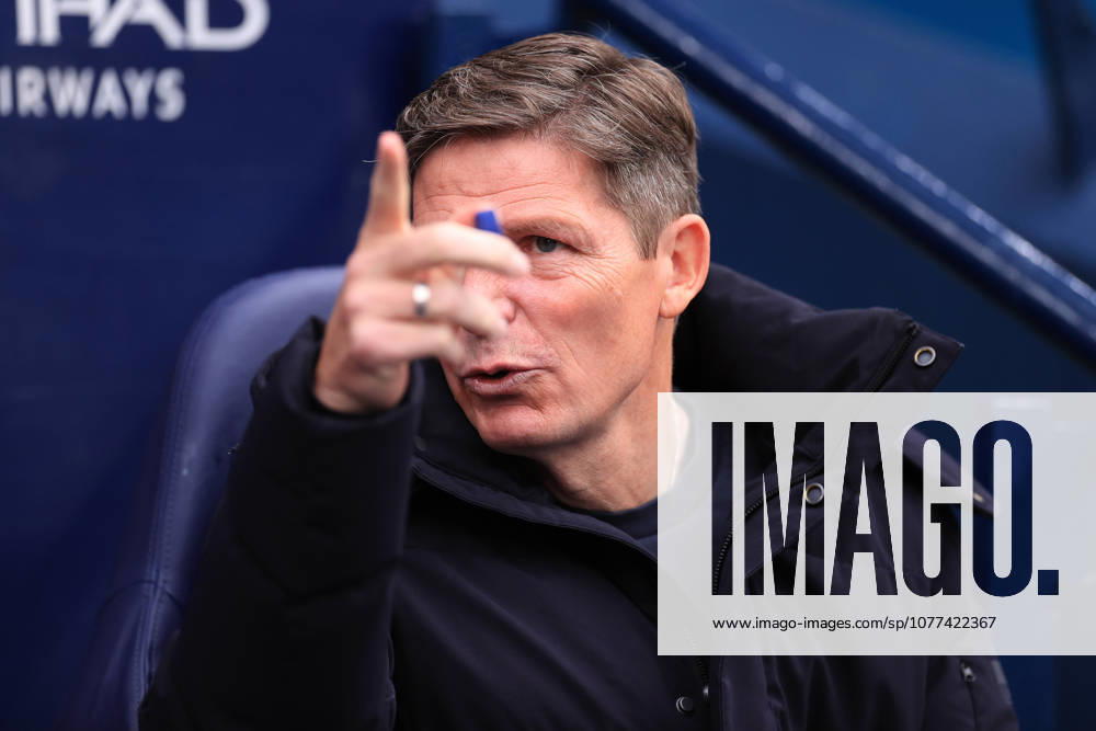 Fußball Premier League Manchester City gegen Crystal Palace 13. Mai 2026 Premier League Manchester City gegen Crystal Palace Crystal Palace Manager Oliver Glasner Foto Simon Stacpoole Abseits Manchester UK
