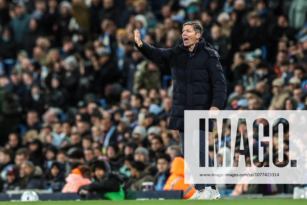 Premier League: Manchester City v Crystal Palace Oliver Glasner manager of Crystal Palace gives his team instructions during the Premier League match Manchester City vs Crystal Palace at Etihad Stadium, Manchester, United Kingdom on 13 May 2026 (Photo by Mark Cosgrove News Images) Manchester Etihad Stadium Greater Manchester United, ManU Kingdom