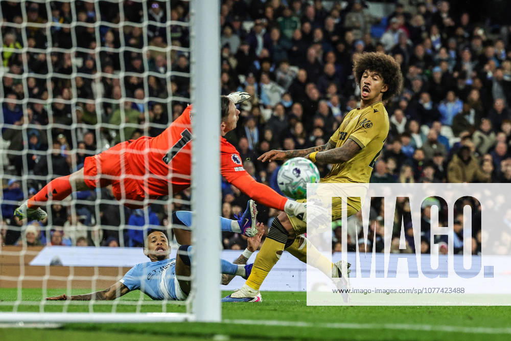 Premier League: Manchester City v Crystal Palace Savino of Manchester City scores to make it 3-0 during the Premier League match Manchester City vs Crystal Palace at Etihad Stadium, Manchester, United Kingdom on 13 May 2026 (Photo by Mark Cosgrove News Images) Manchester Etihad Stadium Greater Manchester United, ManU Kingdom