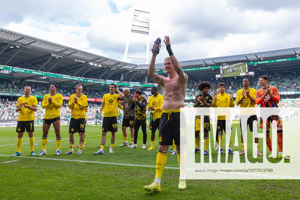 Matchday 34 in Bundesliga 1, SV Werder Bremen Borussia Dortmund Julian Brandt Borussia Dortmund thanks and says goodbye to the fans Bremen Weserstadion Bremen Germany xRHR PHOTO DEx