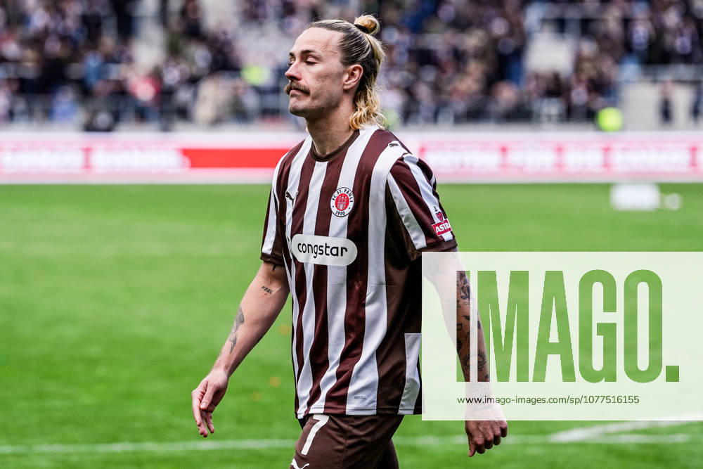 Germany Soccer Bundesliga 2025 26, 34 Matchday FC St Pauli vs VfL Wolfsburg Millerntor Stadion Hamburg Jackson Irvine FC St Pauli, 7 , sad, dejected