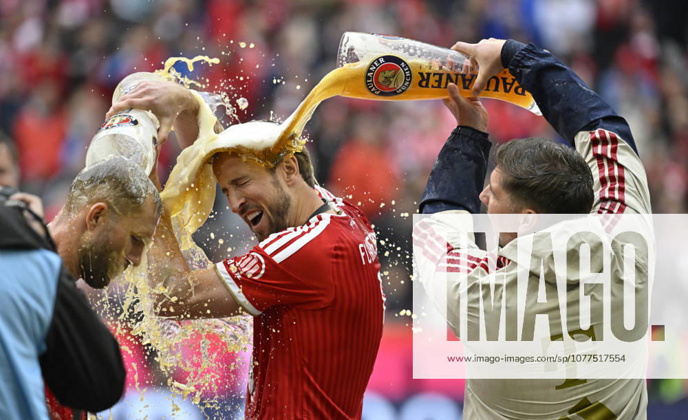 Championship celebration, FC Bayern Muenchen celebrates the 35 championship title bowl championship bowl beer shower, wheat beer shower, beer, Harry Kane FC Bayern Muenchen FCB 09 for Konrad Laimer FC Bayern Muenchen FCB 27 FC Bayern Muenchen FCB vs 1 FC Koeln 16 05 2026 DFL REGULATIONS PROHIBIT ANY USE OF PHOTOGRAPHS AS IMAGE SEQUENCES AND OR QUASI VIDEO FC Bayern Muenchen FCB vs 1 FC Koeln