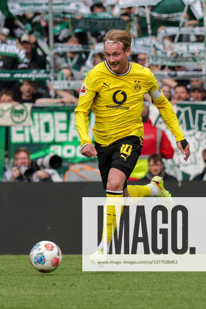 Soccer 1 Bundesliga, SV Werder Bremen Borussia Dortmund v l Julian Brandt Borussia Dortmund Bremen