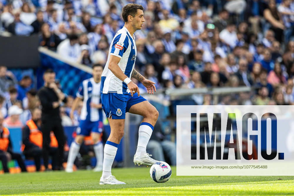 JAKUB KIWIOR of FC Porto seen in action during the Liga Portugal Betclic 25 26 match between FC Porto and Santa Clara at Estadio do Dragao on May 16 2026, in Porto, Portugal. Porto Portugal - ZUMAa269 20260516_zsp_a269_031